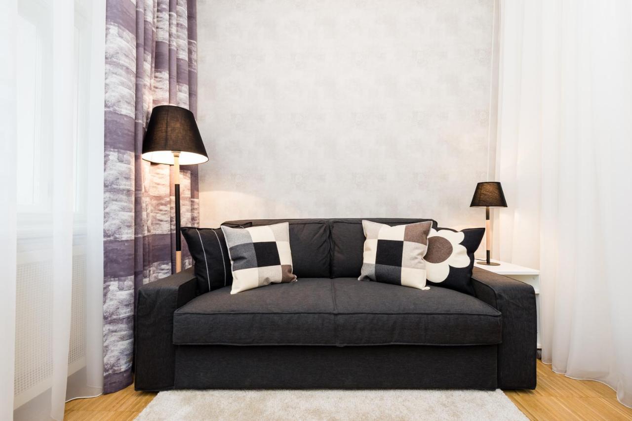 Modern Charvatova Apartament