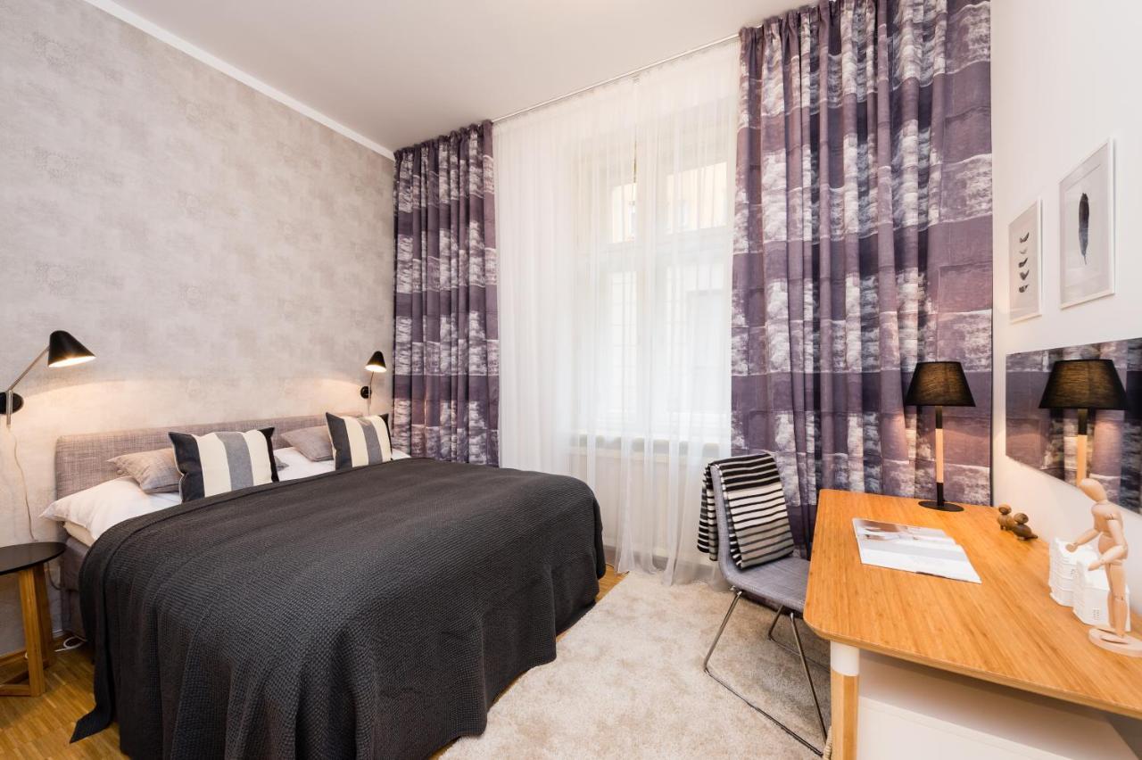 Modern Charvatova Apartament