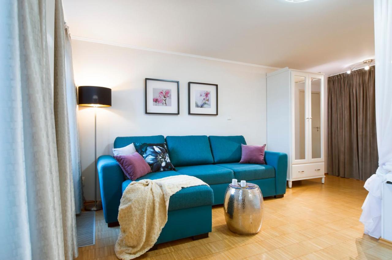 Modern Charvatova Apartamento