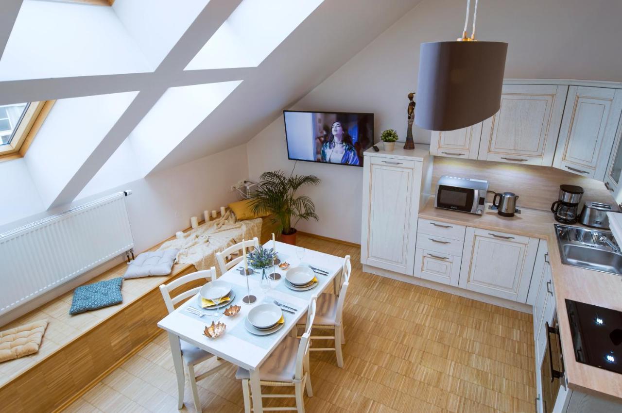 Modern Charvatova Apartamento Praga